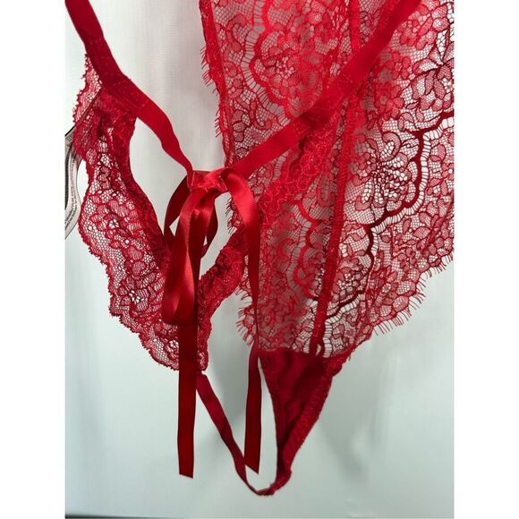 C7 - Victoria's Secret red lace lingerie size extra large - Picture 3 of 6